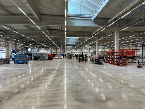 stěhování haly Technologického centra Holubice