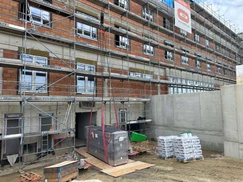 ustavení jednotky před vstup